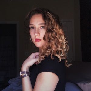 Meet your Posher, Carrie